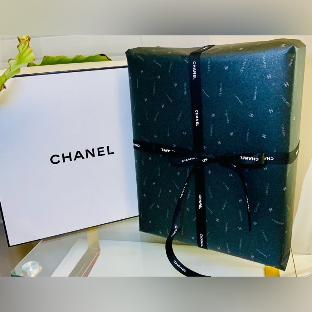 Chanel Ribbon & Gift wrapping paper 18”wide - Vintage Authentic brand new 🎁 - Picture 2 of 10